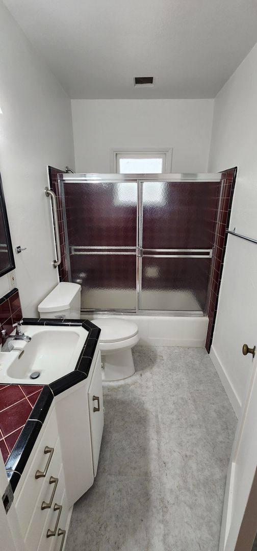 Apartment for rent at 921-923 9th St, Coronado, CA 92118