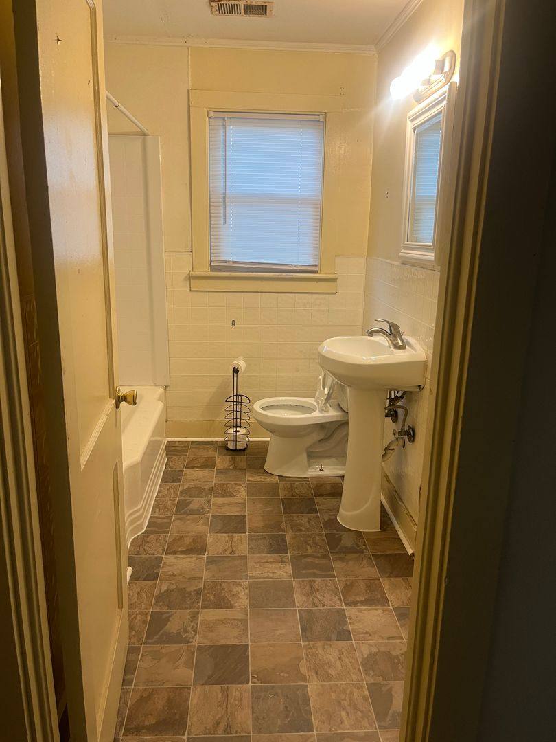 House for rent at 328 Williamsburg St NE, Aiken, SC 29801