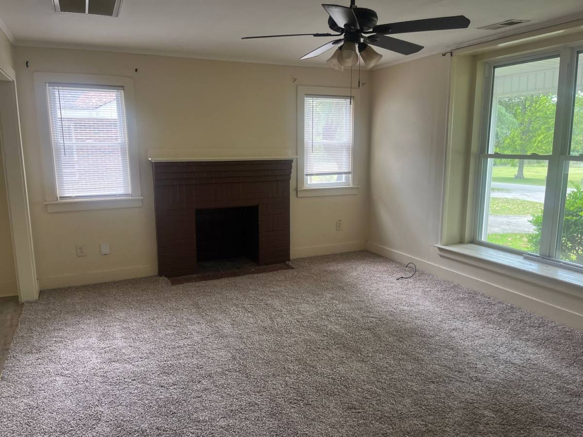 House for rent at 328 Williamsburg St NE, Aiken, SC 29801