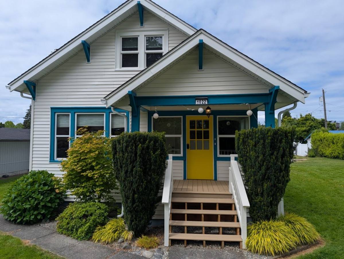 Apartment for rent at 1022 Oakes Ave, Everett, WA 98201