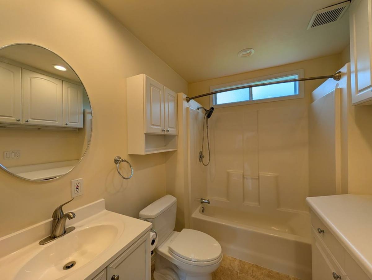 Apartment for rent at 1022 Oakes Ave, Everett, WA 98201