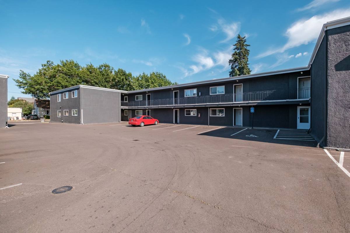 Apartment for rent at 208 5th Ave SE, Albany, OR 97321