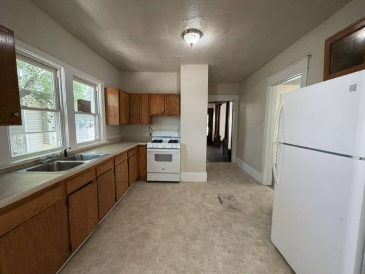 House for rent at 768 Beardsley St, Akron, OH 44311
