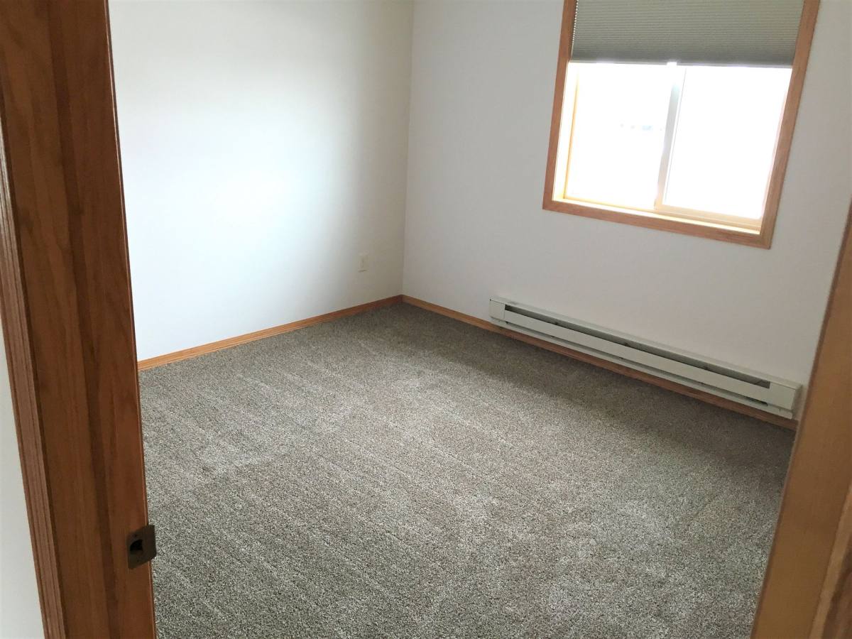 Townhouse for rent at 1112-1178 Scout Dr, Watertown, SD 57201