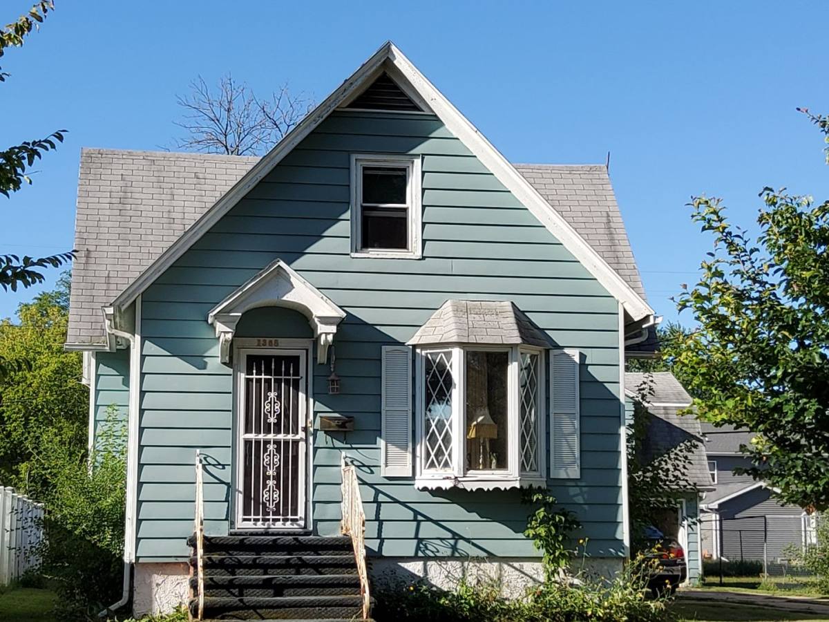 House for rent at 1368 Cherry St, Green Bay, WI 54301