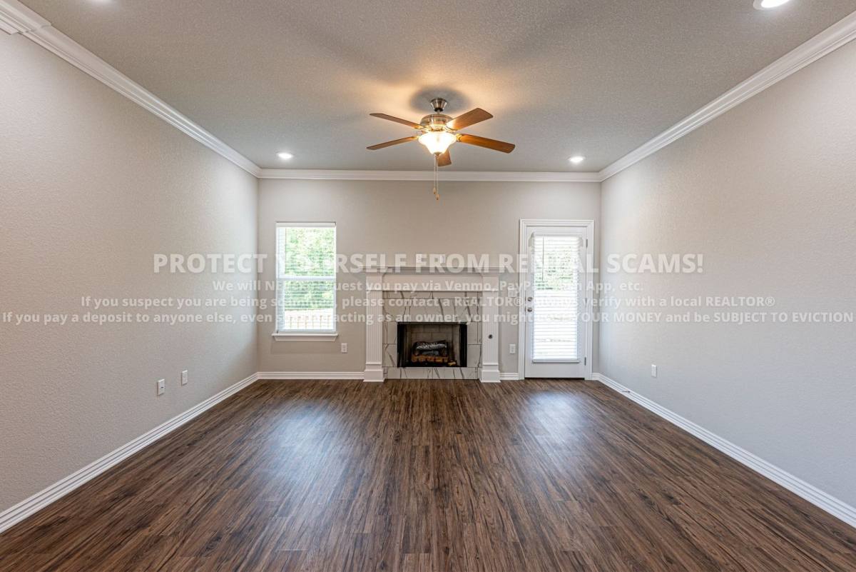 House for rent at 2910 7th St, Rogers, AR 72758