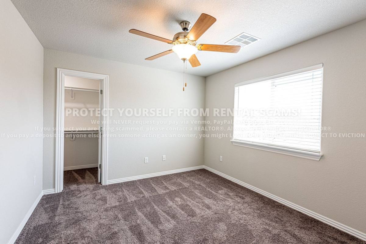 House for rent at 2910 7th St, Rogers, AR 72758