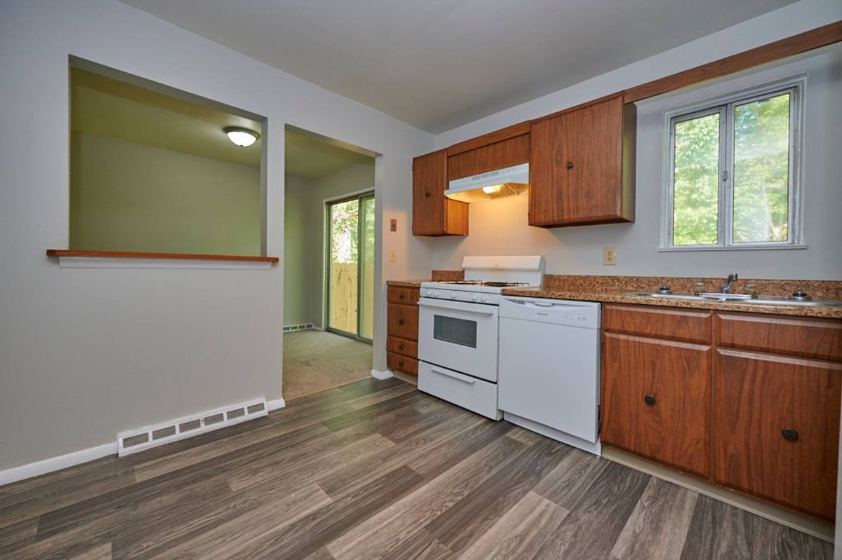 Townhouse for rent at 439 Colonial Court, Sharpsville, PA 16150