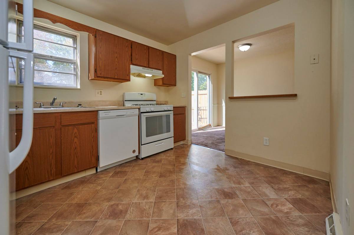 Townhouse for rent at 439 Colonial Court, Sharpsville, PA 16150
