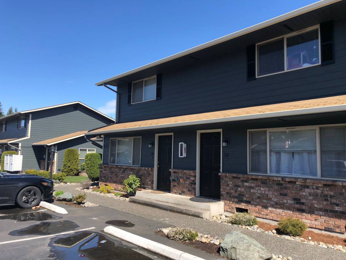 Townhouse for rent at 1007 75th St SE, Everett, WA 98203