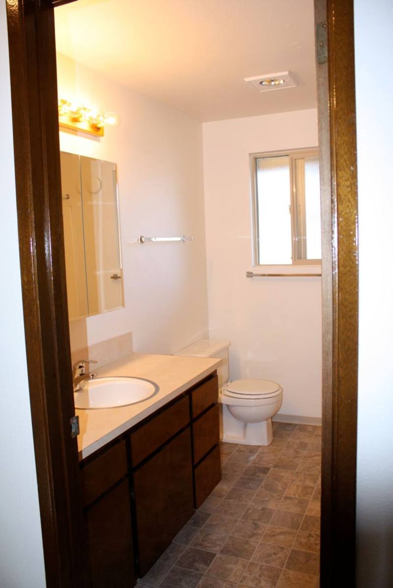 Townhouse for rent at 1007 75th St SE, Everett, WA 98203
