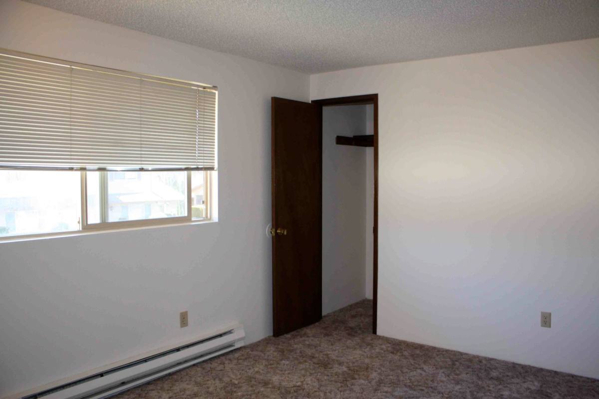 Townhouse for rent at 1007 75th St SE, Everett, WA 98203