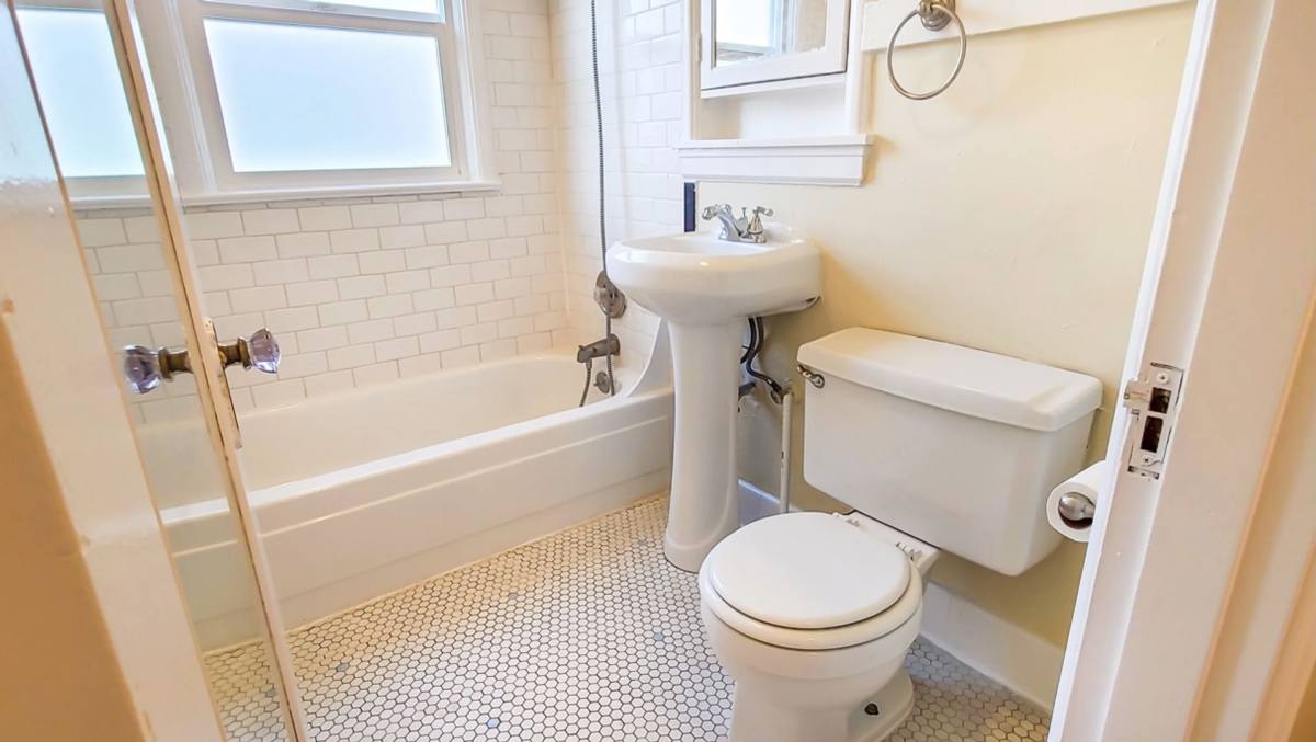 Apartment for rent at 2167 NW Flanders St, Portland, OR 97210
