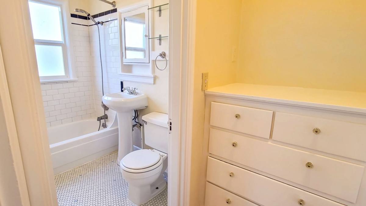 Apartment for rent at 2167 NW Flanders St, Portland, OR 97210