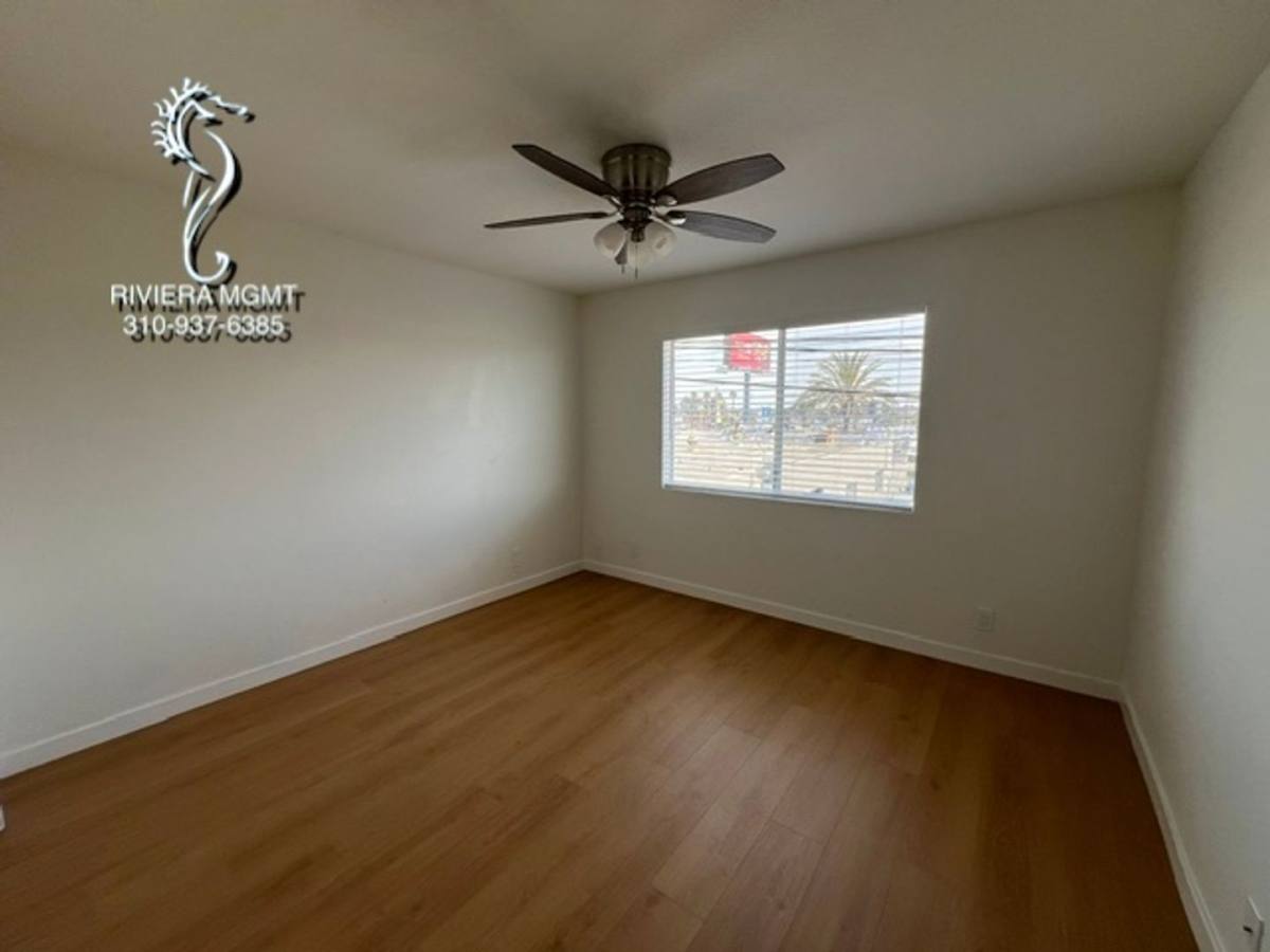Apartment for rent at 11628 York Ave, Hawthorne, CA 90250