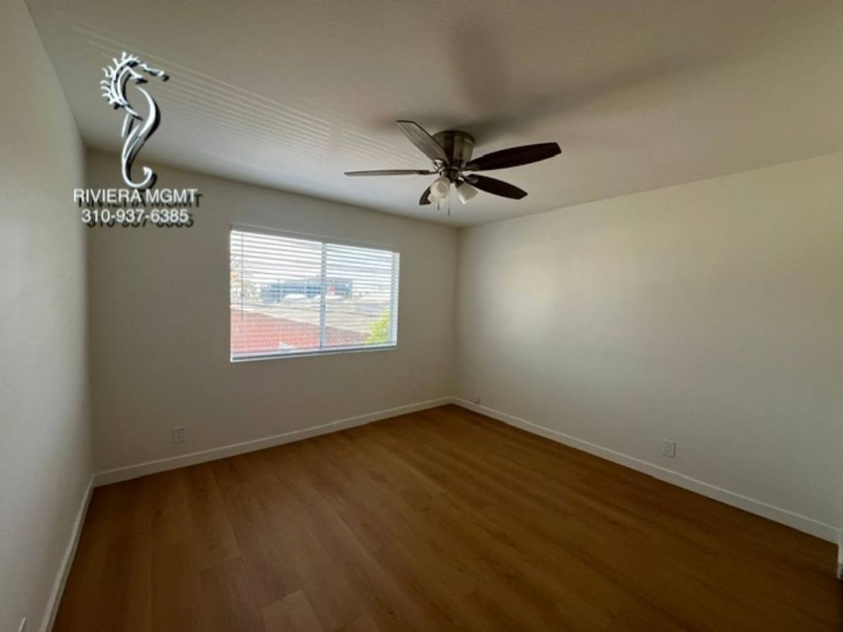 Apartment for rent at 11628 York Ave, Hawthorne, CA 90250