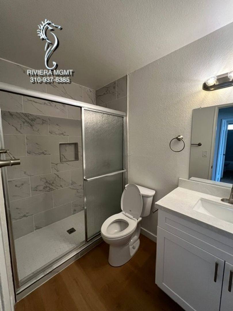 Apartment for rent at 11628 York Ave, Hawthorne, CA 90250