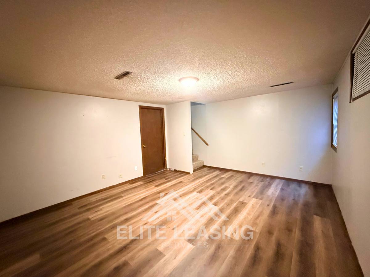 House for rent at 2745 SW Arrowhead Rd, Topeka, KS 66614