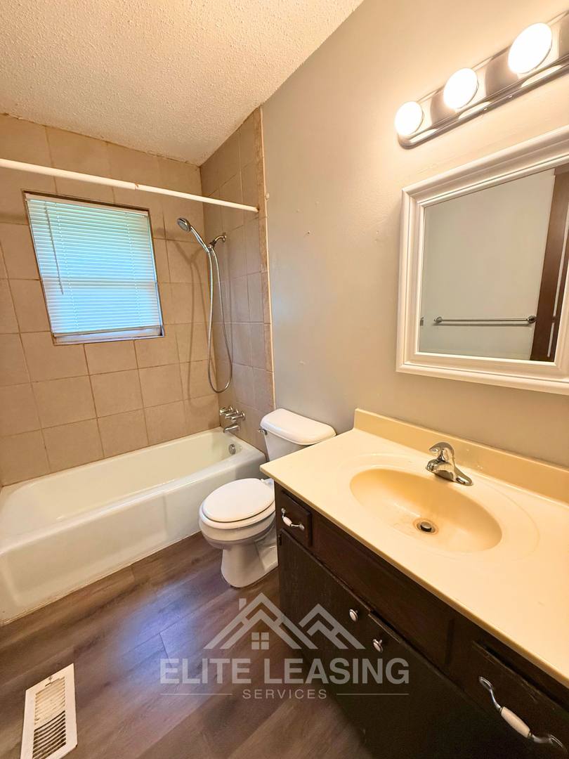 House for rent at 2745 SW Arrowhead Rd, Topeka, KS 66614