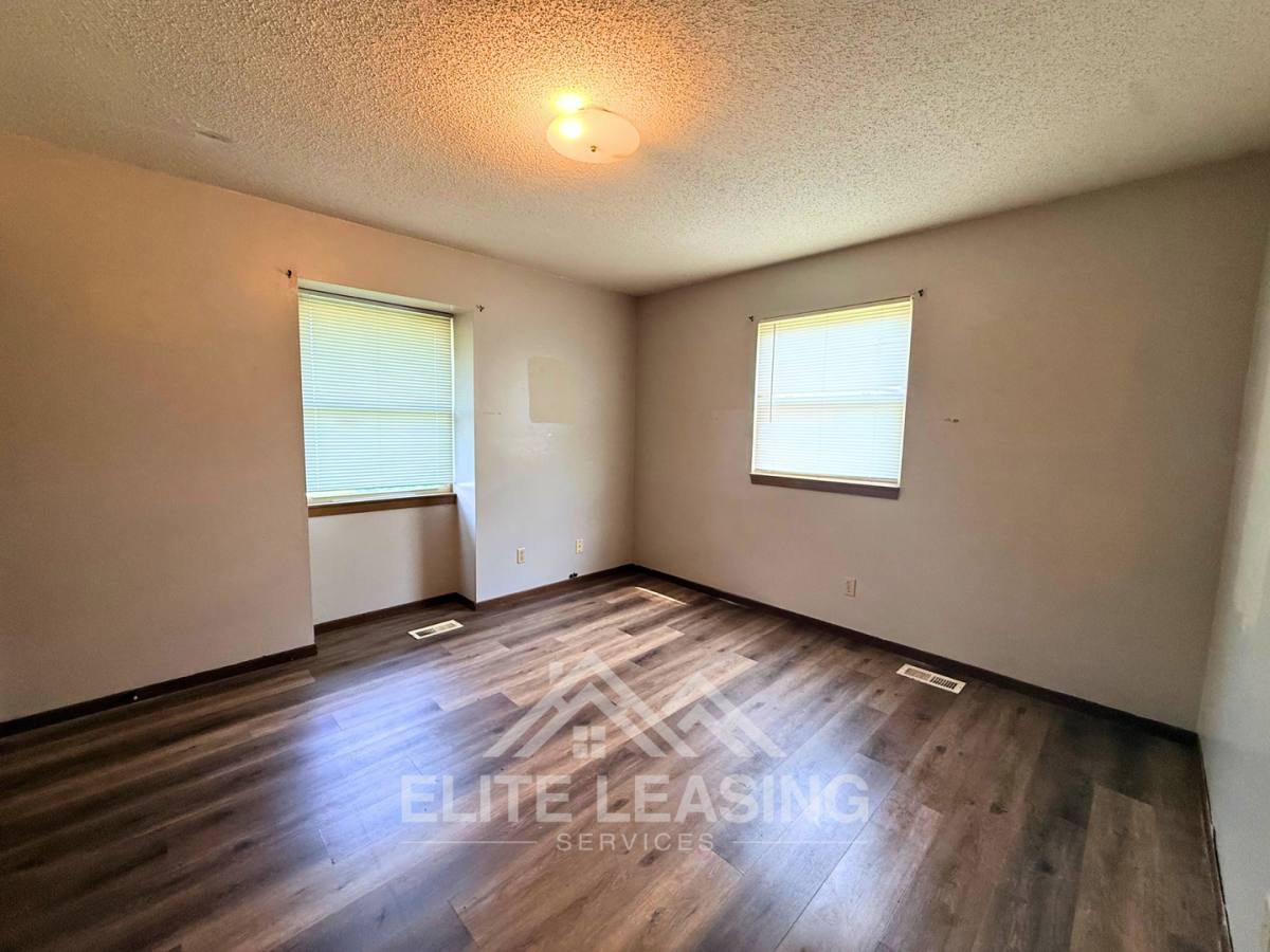 House for rent at 2745 SW Arrowhead Rd, Topeka, KS 66614