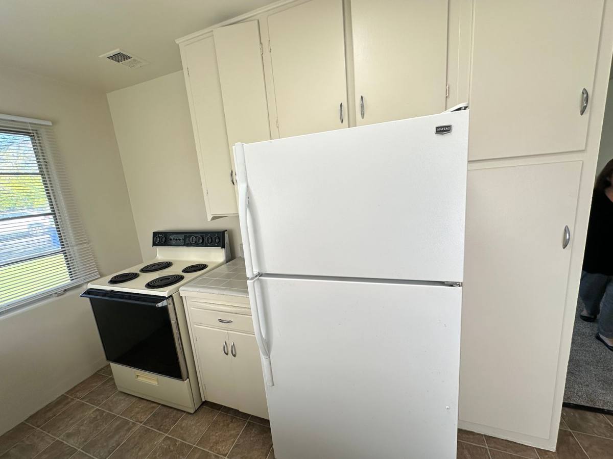 Apartment for rent at 1012 & 1014 Hackberry Ave, Modesto, CA 95350