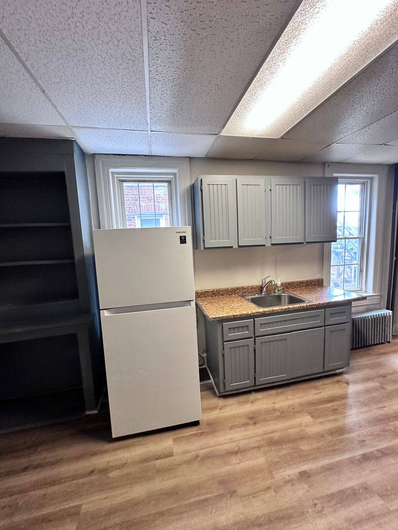 Apartment for rent at 221 S Pine St, York, PA 17403