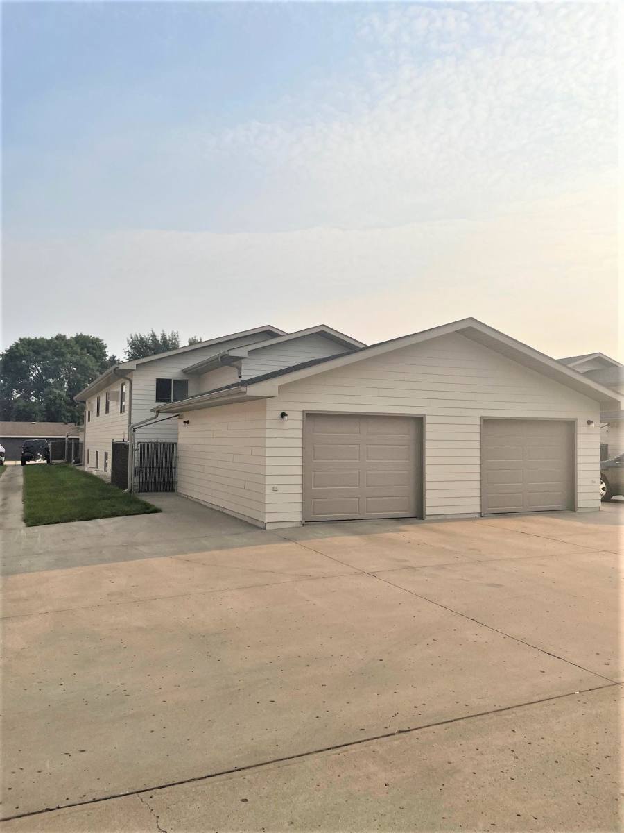 Townhouse for rent at 18th St SW, Watertown, SD 57201
