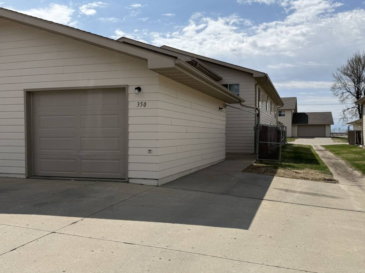 Townhouse for rent at 18th St SW, Watertown, SD 57201