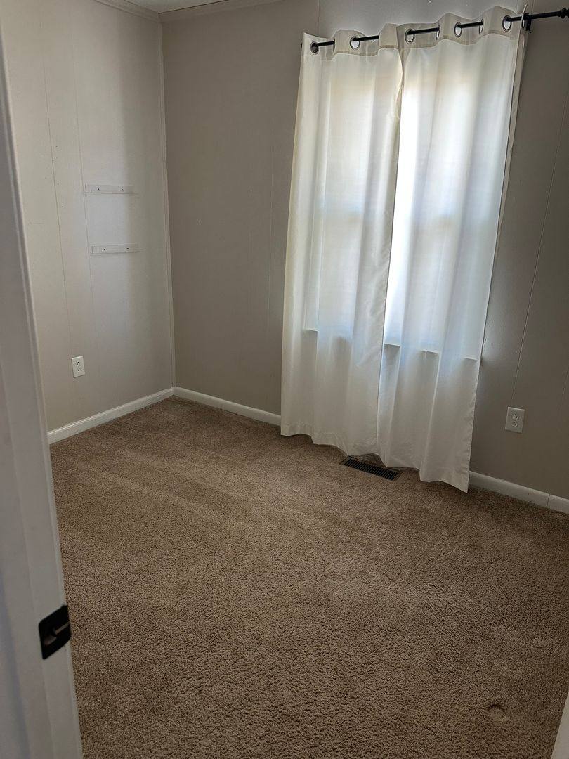 House for rent at 8796 Rich Valley Rd, Bristol, VA 24202