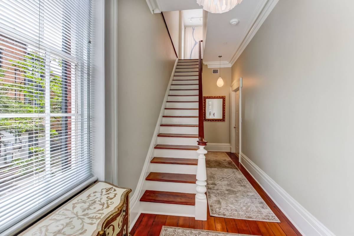 Apartment for rent at 31 E Jones St, Savannah, GA 31401