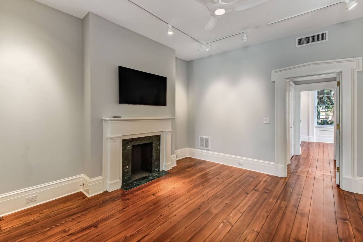 Apartment for rent at 31 E Jones St, Savannah, GA 31401