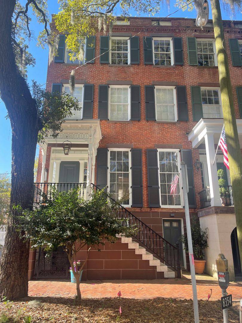 Apartment for rent at 31 E Jones St, Savannah, GA 31401