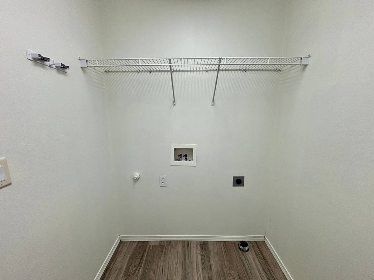 Apartment for rent at 1245 & 1247 SW, Redmond, OR 97756