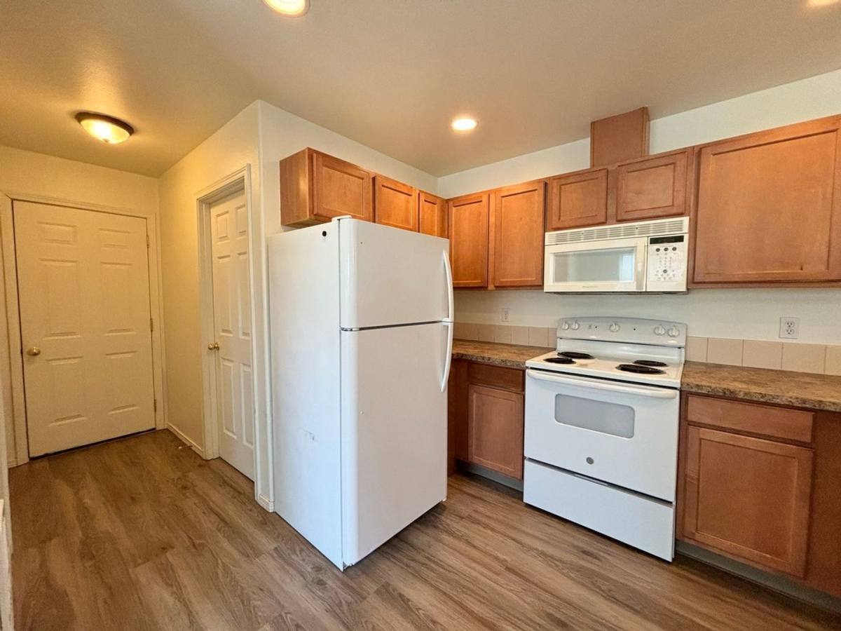 Apartment for rent at 1245 & 1247 SW, Redmond, OR 97756