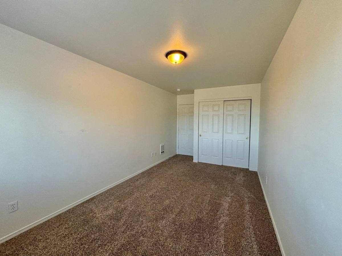 Apartment for rent at 1245 & 1247 SW, Redmond, OR 97756