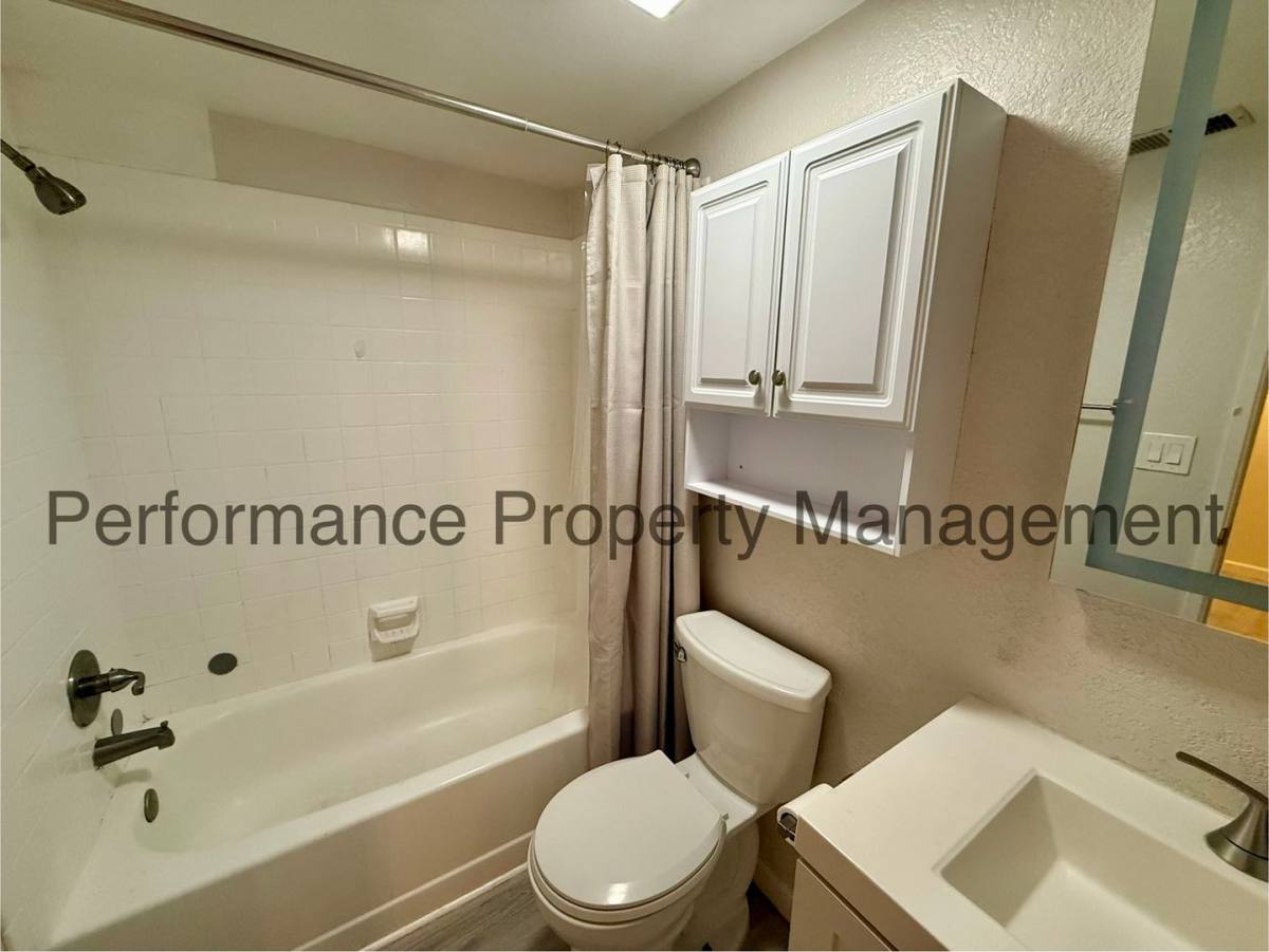 Condo for rent at 4701 Beechwood St, Bakersfield, CA 93309