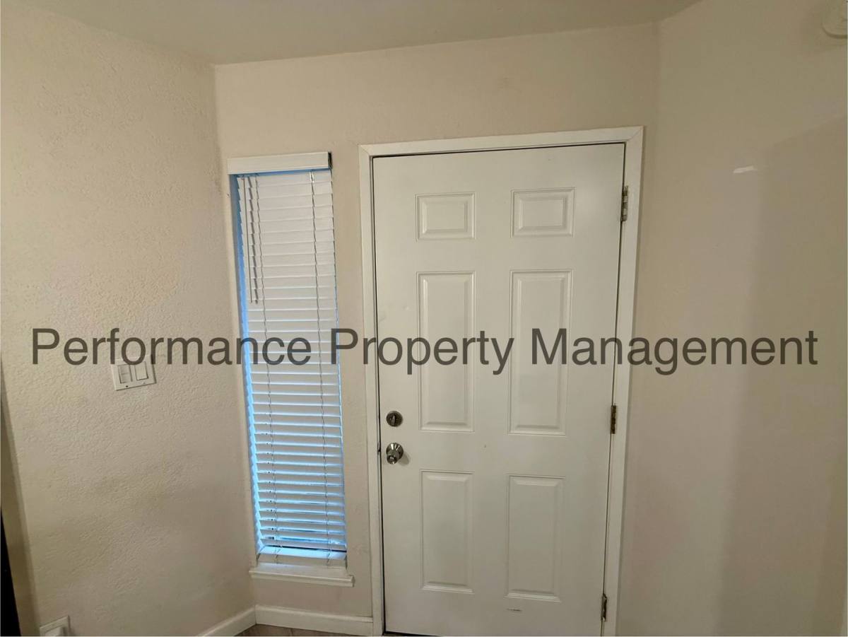 Condo for rent at 4701 Beechwood St, Bakersfield, CA 93309