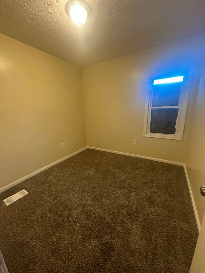 Apartment for rent at 1005 E, Cleveland, OH 44108