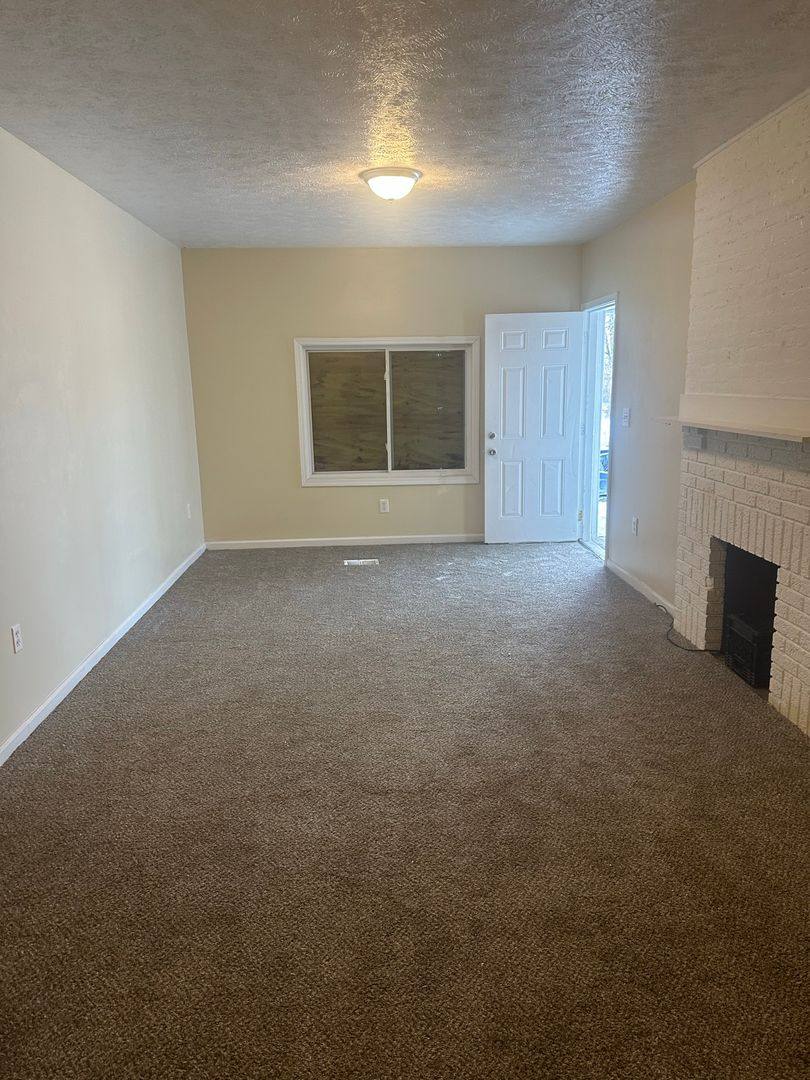 Apartment for rent at 1005 E, Cleveland, OH 44108