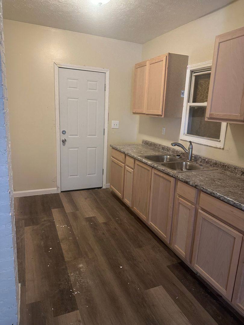 Apartment for rent at 1005 E, Cleveland, OH 44108