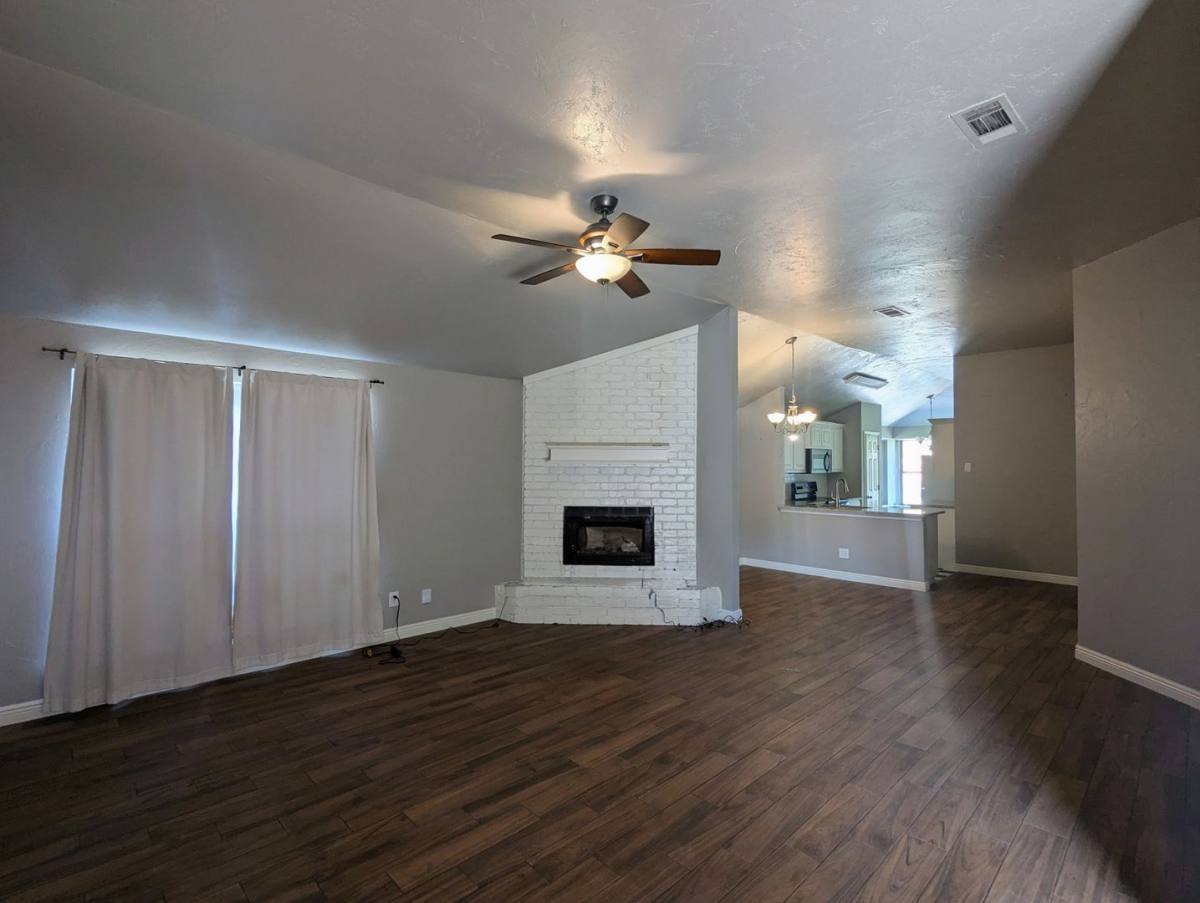 House for rent at 1005 Valley Court, Edmond, OK 73012