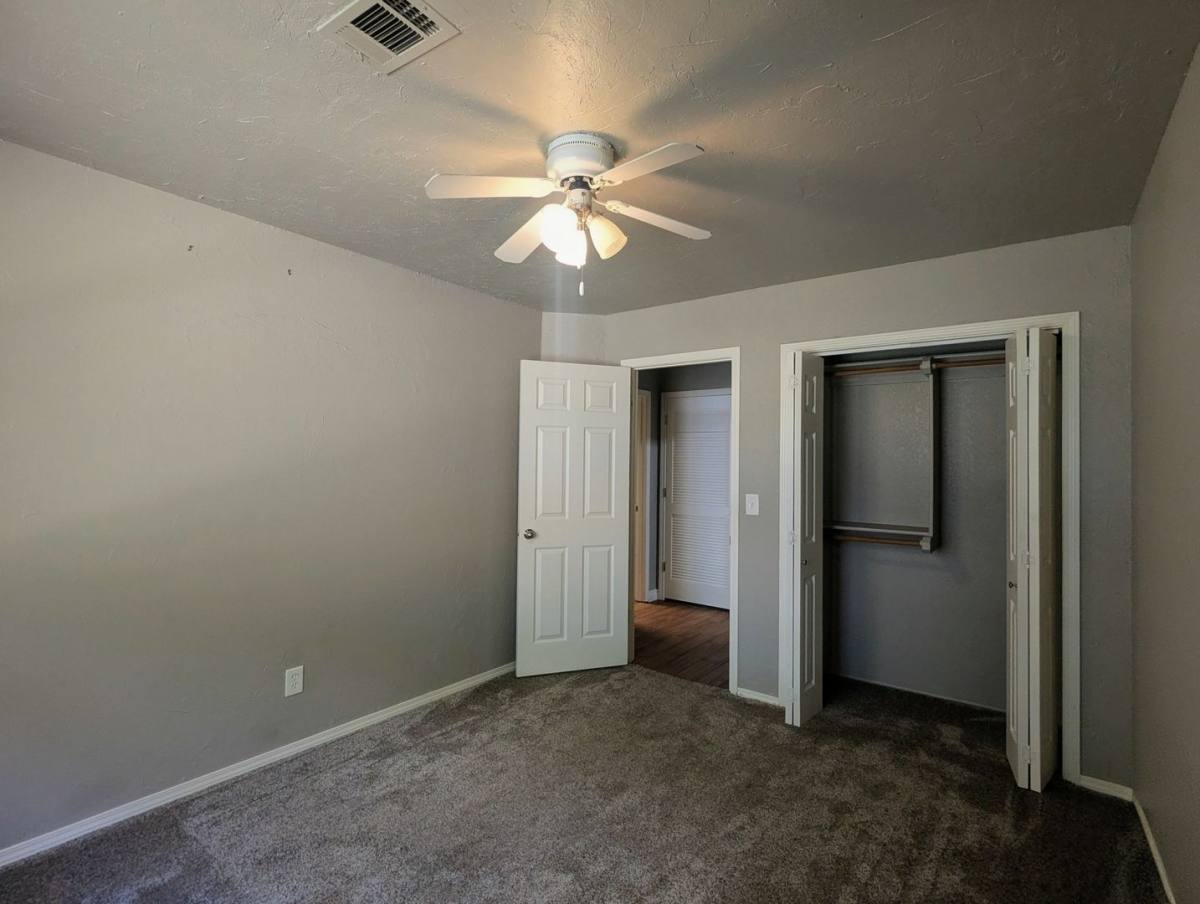 House for rent at 1005 Valley Court, Edmond, OK 73012