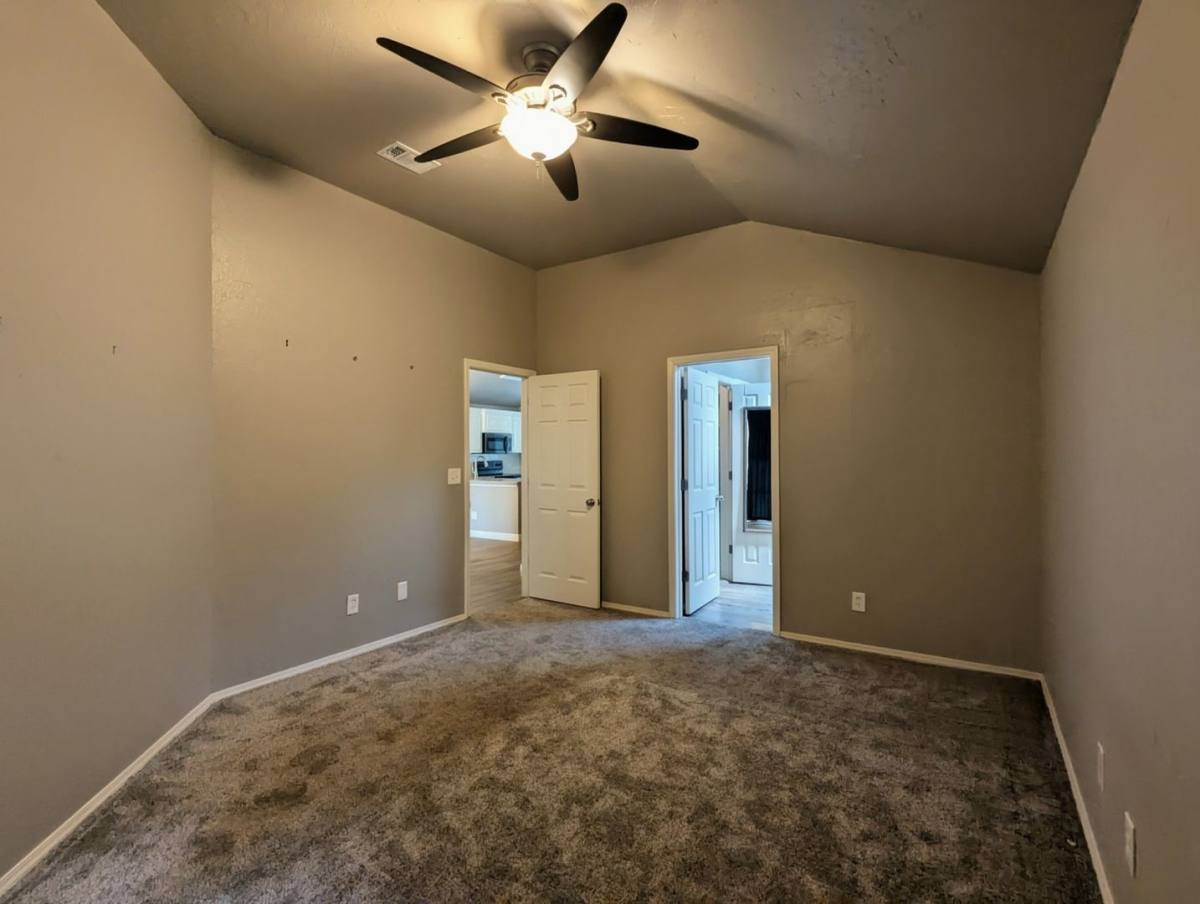 House for rent at 1005 Valley Court, Edmond, OK 73012