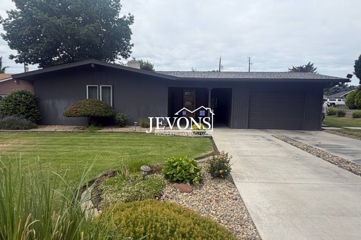 House for rent at 200 S 69th Ave, Yakima, WA 98908