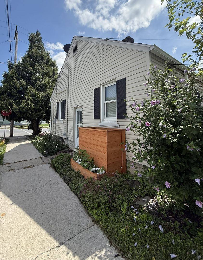 House for rent at 801 W Cherry St, Palmyra, PA 17078
