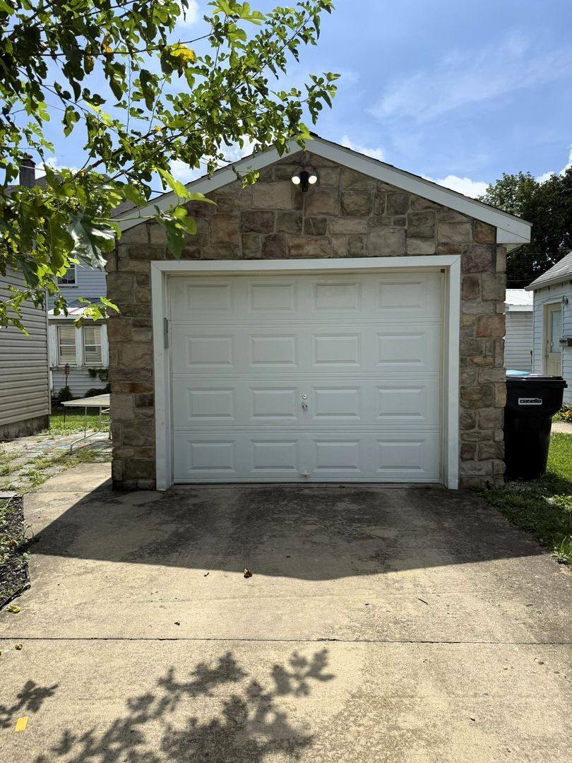 House for rent at 801 W Cherry St, Palmyra, PA 17078