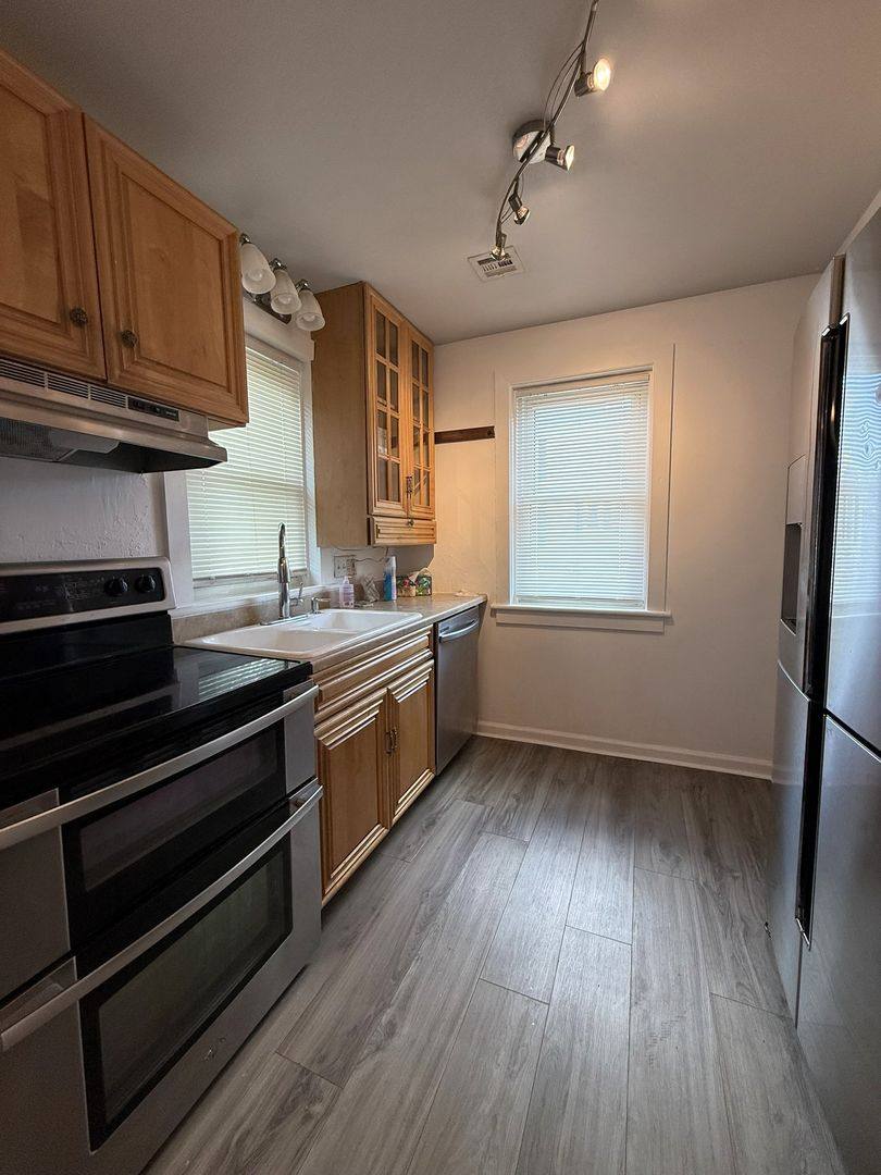 House for rent at 801 W Cherry St, Palmyra, PA 17078
