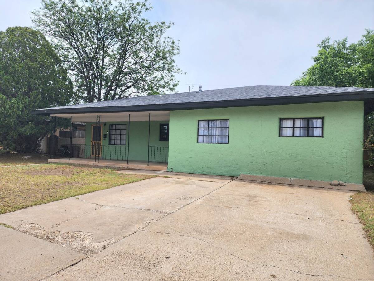 House for rent at 124 New Mexico Dr, Portales, NM 88130