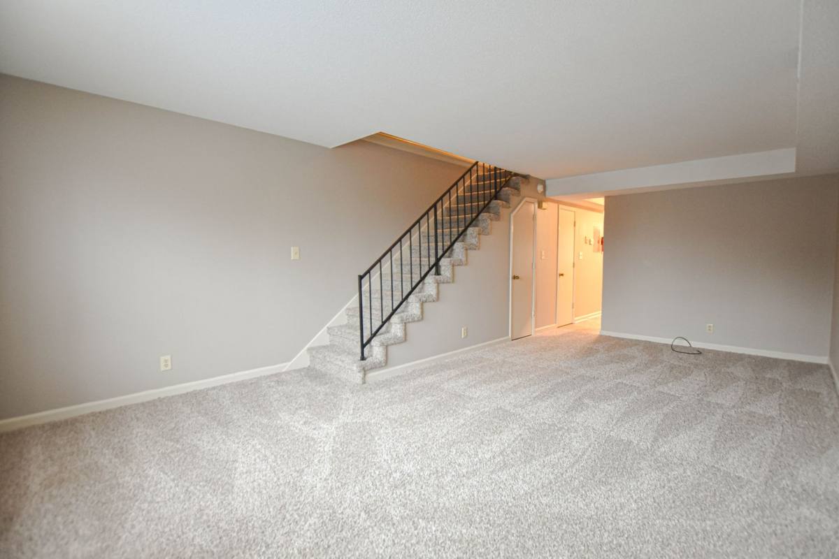 Apartment for rent at 1533 E Knollwood Circle, Clarksville, TN 37043