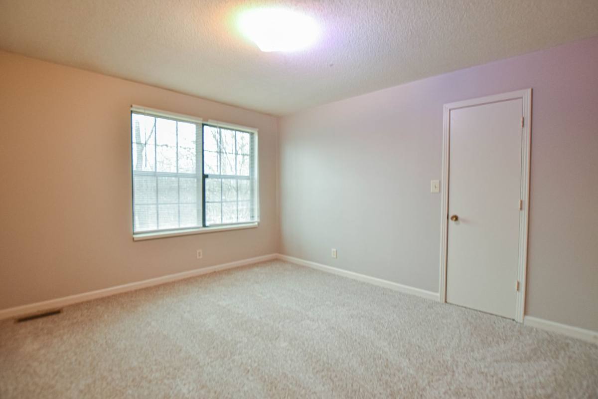 Apartment for rent at 1533 E Knollwood Circle, Clarksville, TN 37043